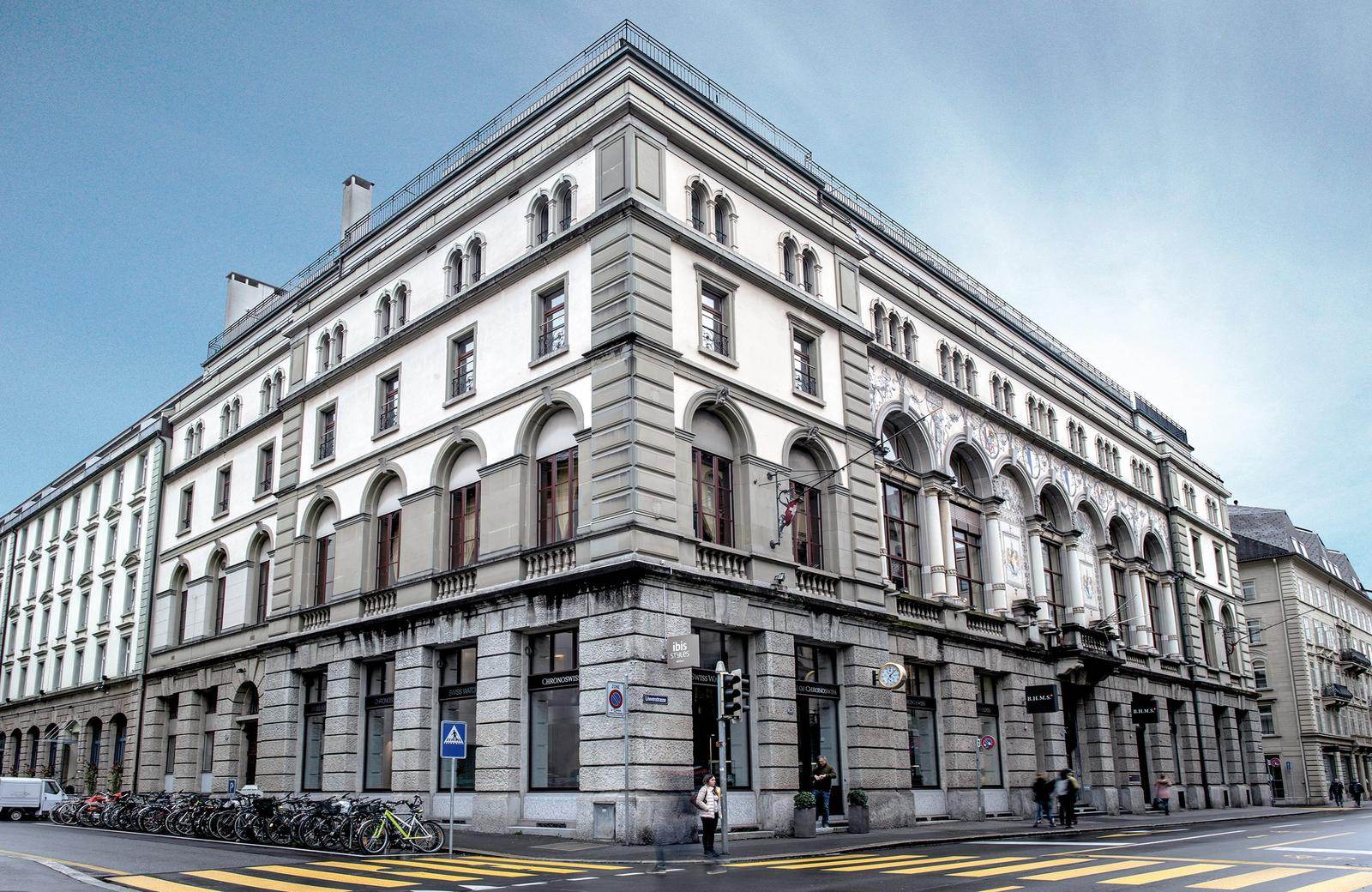 Historic BHMS City Campus building on a Swiss street corner